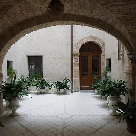 לינה וארוחת בוקר Rosciano  Palazzo De Fabritiis מראה חיצוני תמונה