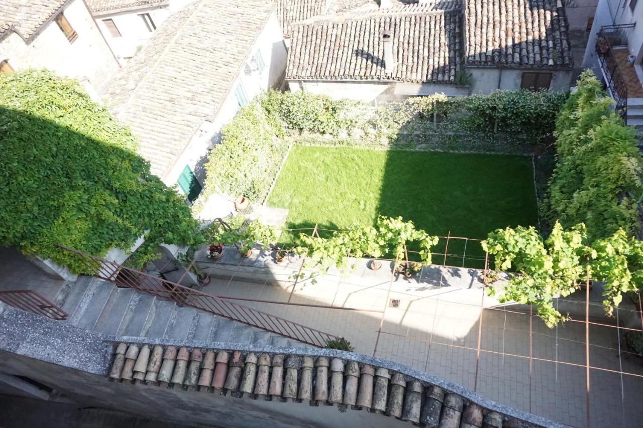 לינה וארוחת בוקר Rosciano  Palazzo De Fabritiis מראה חיצוני תמונה